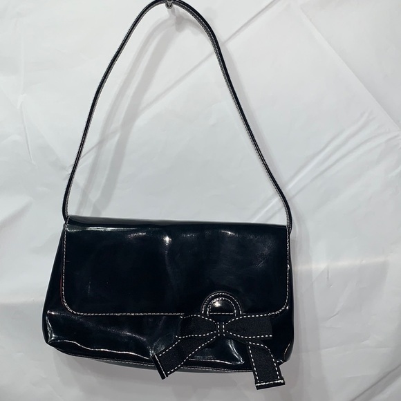𝅺VICTORIA Secret Black Clutch mini bag w/ Snap closure on flap with bow - Picture 1 of 8